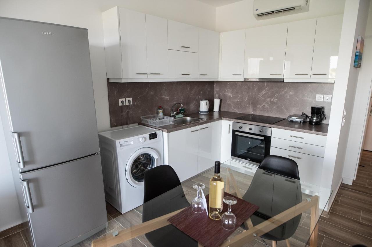 Cozy Apartment In Palaio Faliro With A Great View Atenas Exterior foto
